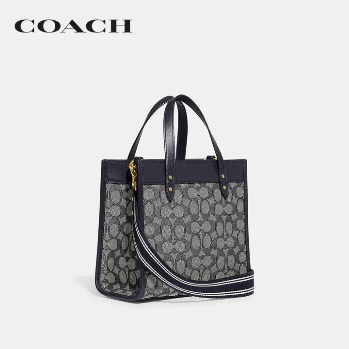 coach-กระเป๋าทรงสี่เหลี่ยมผู้หญิงรุ่น-field-tote-22-in-signature-jacquard-สีฟ้า-cd680-b4rh3