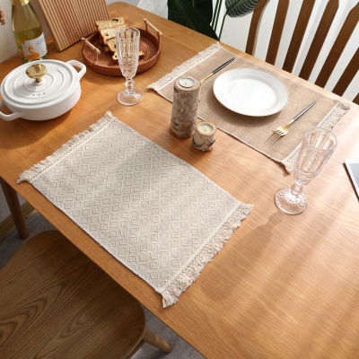 【Lucky】Handwoven แผ่นรองจานผ้าฝ้าย Burlap Fringe Placemats 30X45 Cm