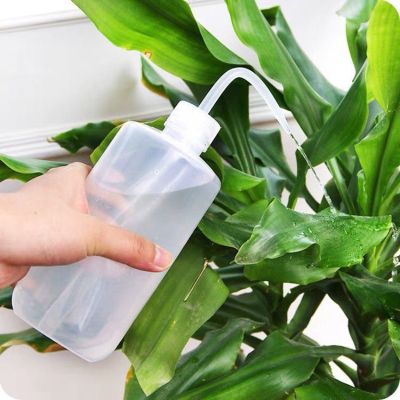 【CC】 250 / 500/1000mL Beak Pouring Kettle Succulents Watering Can Squeeze Bottles with Gardening Tools Garden