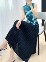 2023 summer new sleeveless pleated dress womens self-cultivation printed mid-length fashion bud elegant age reduction