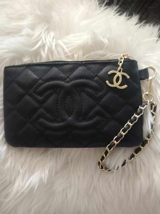 กระเป๋าchanel-ใบเล็กรุ่นนี้ตำนานเลยค่ะ-ฮิตตลอดกาล-พกพาสะดวกมาพร้อมสายคล้องมือสุดเก๋-ขนาด7-5นิ้ว