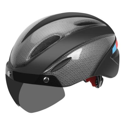 หมวกกันน็อคสำหรับขี่ Pc Shell Sun Protection พร้อมไฟท้ายแบบชาร์จไฟได้อุปกรณ์จักรยานระบายอากาศทนทาน Mountain Bike Helmet Eps