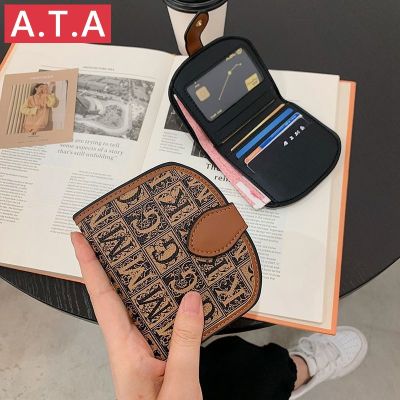 A.t.a กระเป๋าสตางค์ใบสั้น พิมพ์ลาย ครึ่งวงกลม เรียบง่าย สไตล์เรโทร สําหรับใส่เหรียญ บัตรประจําตัวนักเรียน 2022 V723