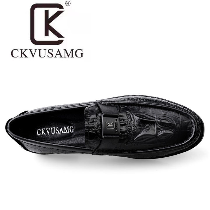 yueteng-ckvusamg-รองเท้าหนังวัวชั้นยอดผู้ชายแบบลำลองธุรกิจรูปแบบของหนังจระเข้ยกระดับฤดูร้อนรองเท้าหนังผู้ชาย