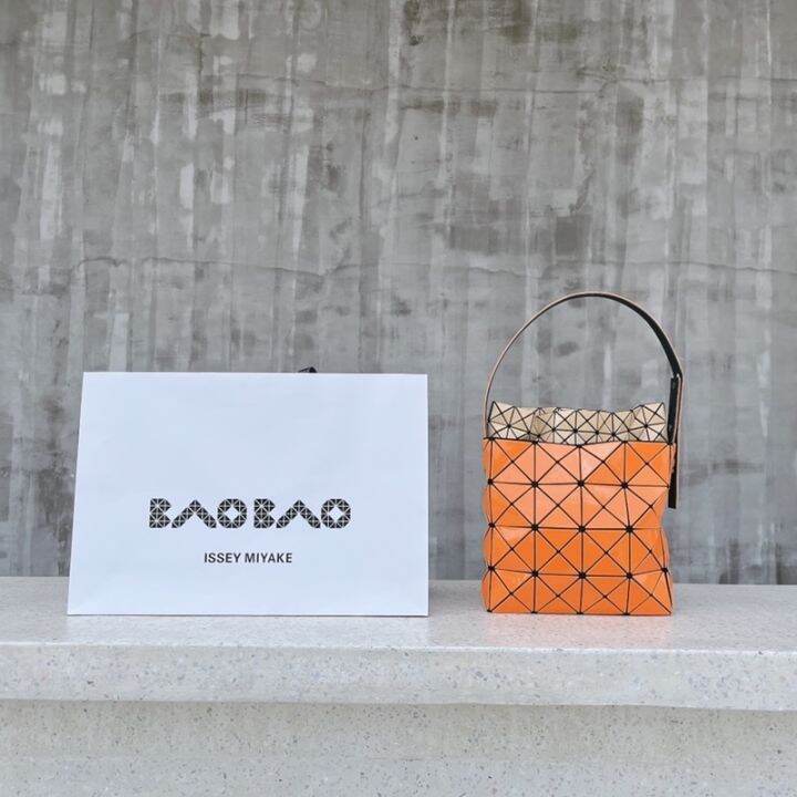 โปรโมชั่นเวลา-จำกัด-ของแท้100-issey-miyake-bao-bao-bag-เครื่องหมายป้องกันการปลอม-กระเป๋าไหล่-ตารางรังนก-กระเป๋าสะพายข้าง-double-color