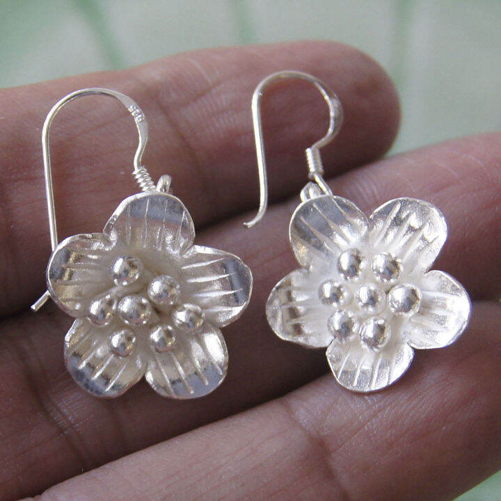 flower-rose-nice-earrings-pure-silver-thai-karen-hill-tribe-สวยงาม-เท่-สวยเด่น-สดุดตา-ตำหูเงินกระเหรี่ยงทำจากมือชาวเขางานฝีมือสวยของฝากที่มีคุณค่าของฝากถูกใจ