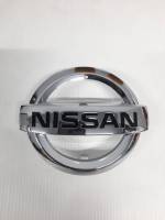 ตราหน้ากระจัง NISSAN MARCH M/C 62890-3HM0A  (เป็นอะไหล่แท้ Nissan) รหัส A680