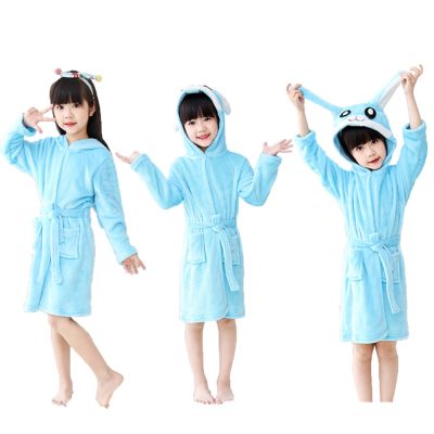 {Xiaoli clothing} เด็ก Flannel Unicorn Stitch เสื้อคลุมอาบน้ำสีฟ้าสำหรับสาวชุดนอนเด็กผ้าเช็ดตัวชายหาดเด็กเสื้อคลุมอาบน้ำผ้าขนหนูชุดนอน Nightgowns