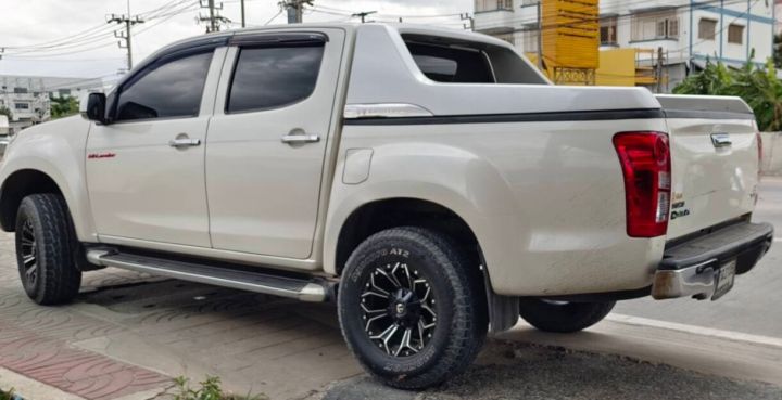 โรลบาร์ไฟเบอร์-cb-773-แครี่บอยสีขาวมุข-สำหรับ-isuzu-dmax-2012-2019-4-ประตู-สินค้ามือ2-สั่งทำสีได้