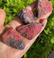 หินขัดหินดิบ-หินรัก-คริสตัลบำบัด Rhodonite และหิน-คริสตัลจักระหัวใจ