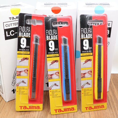 ถูกจริต-1-pcs-tajima-9-mm-มีดคัตเตอร์อย่างดี-เครื่องตัดกระดาษ-ใบมีดตัดกระดาษ-คัตเตอร์ตัดโฟม-มีดตัดกระดาษ-มีให้เลือก-3-สี