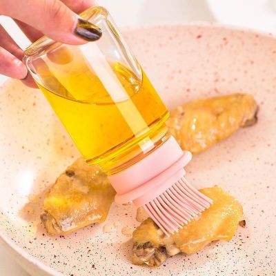 đồ dùng nhà bếp Brush a transparent silicone oil household cover brush brush one-piece oil bottle kitchen baking resistance to thermal belt barbecue oil brush