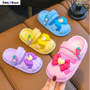 Children s hole shoes, cute girl bow, wearing beach shoes on the outside