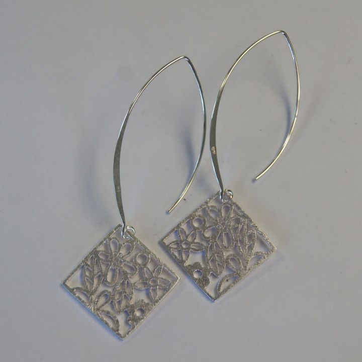 earrings-hanging-square-sterling-silver-beautiful-gift-สีเหลียมจตุรัสห้อยสวยงาม-ห้อยตำหูเงินสเตอรลิงซิลเวอรใช้สวยของฝากที่มีคุณค่า-ฺชาวต่างชาติชอบมาก