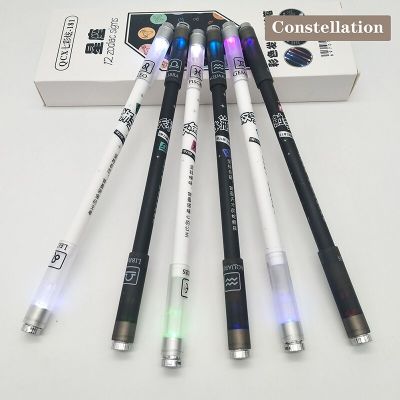 ปากกาหมึกเจลไฟแฟลช LED หมุนได้สุดเจ๋ง1ชิ้นพร้อมไฟส่องสว่างสำหรับนักเรียนแฟชั่นปากกาสำหรับควงสีสันสดใสปากกาแบบหมุนปากกา2023อุปกรณ์สำหรับนักเรียน