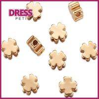 PETI DRESS 50Pcs ทองสีทอง ลูกปัดคั่นใบโคลเวอร์สี่ใบ ทองเหลืองเบิ้ล 52.5มม. ลูกปัดชาร์มโลหะลายดอกไม้เล็กๆ เป็นมิตรกับสิ่งแวดล้อม ลูกปัดรองชุบทอง สาวๆ