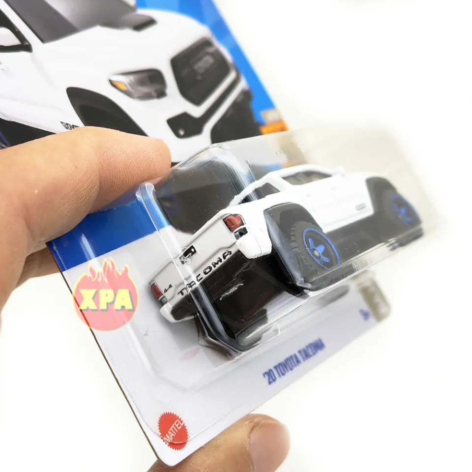 Hot Wheels ´20 Toyota Tacoma White Baja Blazers 2023 M Case 海外 即決-