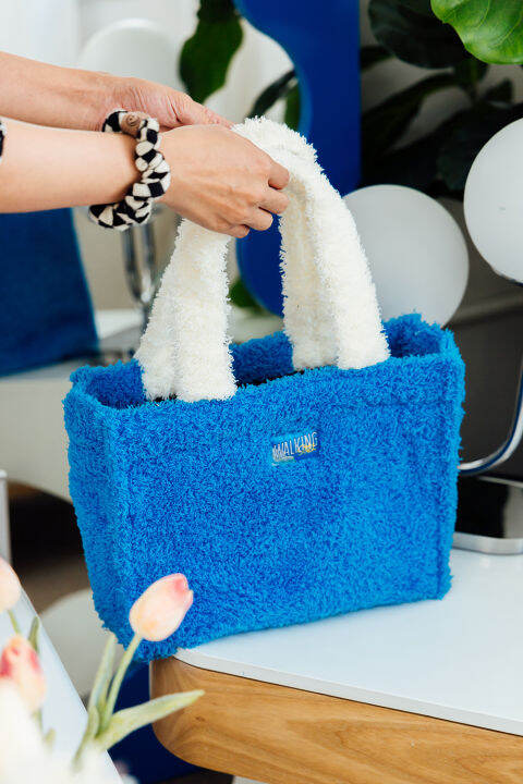 walking-stitch-กระเป๋าถือ-fluffy-handbag