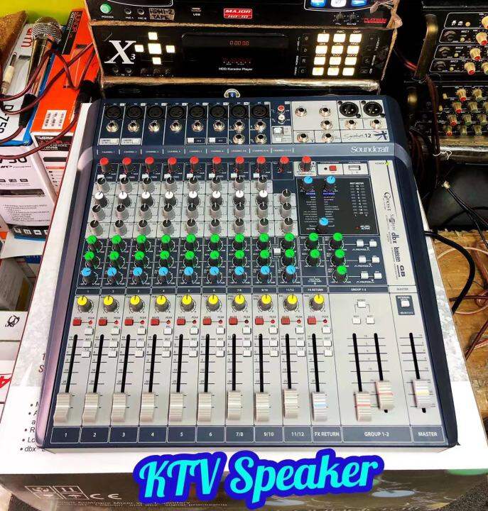 SOUNDCRAFT 12channel compact analogue mixer with builtin effects with