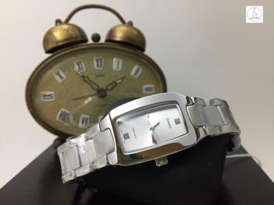 นาฬิกาข้อมือผู้หญิง  Casio  รุ่น LTP-1165A-7C2DF สายแสตนเลสสตีล หน้าปัทม์สีเงิน ของแท้ 100% CafeNalika