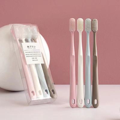 แปรงสีฟันแพ็ค 4 ชิ้น (4pcs/1packet)แปรงสีฟัน แปรงสีฟันสำหรับผู้ใหญ่ แปรงสีฟันเหมาะสำหรับครอบครัว