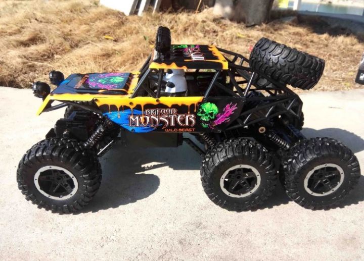 รถบังคับวิทยุ-hengjian-no-659-368-rc-bigfoot-monster-6wd-off-road-racing-รถไต่หินบังคับขับเคลื่อน-6-ล้อ-สเกล-1-16-ความถี่-2-4-ghz-เร็วแรง-ทุกพื้นผิว