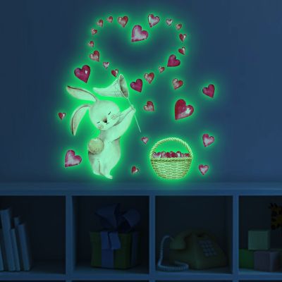 [24 Home Accessories] การ์ตูนกระต่ายหัวใจส่องสว่างผนังสติ๊กเกอร์ห้องเด็กห้องนอนสำหรับตกแต่งบ้าน D Ecals เรืองแสงในที่มืดสติกเกอร์กาวตนเอง