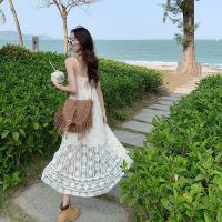 กระโปรงชายหาดสำหรับสุภาพสตรี Zeng Xiaoxian Lace French First Love Long Dress Womens Summer Seaside Holiday Wind Vest Suspender Dress Two-piece Set