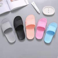 [Ready Stock] COD Uni Slippers Women Men Shoes Bathroom Skidproof Flat Slippers Summer Couple Household Soft Bottom Indoor Bathroom Bath Non-Slip Lightweight Outdoor Slippers Rubber Flat Stripe Soft Shower Bathroom Slippers