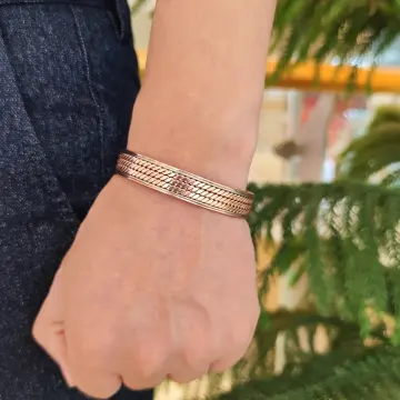 Can Copper or Magnetic Bracelets Ease Your Arthritis  Cleveland Clinic