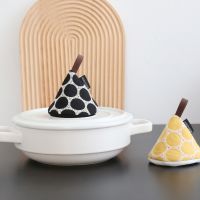 Lovely Triangle Heat Insulation Kitchen Pot Handle Hat Anti scalding Microwave Gloves Denim Embroidery Casserole Pot Cover Cap