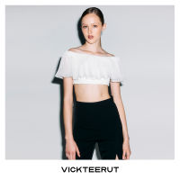 VICKTEERUT (ราคาปกติ 8,250-.) Re-Edition Off Shoulder Pleated Blouse เสื้อเปิดไหล่ ตกแต่งระบายอัดพลีท