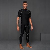 ผู้ชายชุดว่ายน้ำแขนสั้น Rash Guard การพิมพ์เส้นใย Lycra ดำน้ำ Rashguards Surf ดำน้ำดูปะการังเสื้อว่ายน้ำเสื้อ T-สีดำสีเทาด้าย