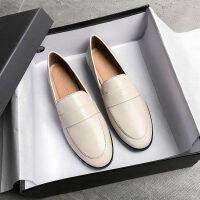 Wu Ying ผู้หญิงหนังสไตล์อังกฤษ Slip One รองเท้าส้นหนาขนาดใหญ่ Loafers