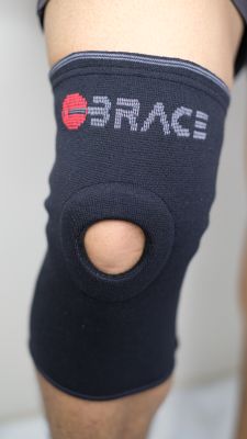 ที่รัดเข่า พยุงหัวเข่า🔥iBrace Knee Support รุ่น Knee Centre Hole for injury prevention  (สีดำ) พยุงเข่าพยุงข้อเข่าแบบเปิดเข่าอุปกรณ์พยุงหัวเข่า