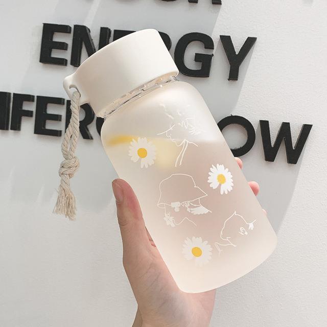 little-daisy-plastic-cup-summer-clear-frosted-water-cup-simple-fresh-male-female-students-gift-cup-portable-outdoor-water-bottle