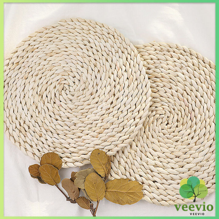 veevio-แผ่นรองหม้อสานจากต้น-กก-วัสดุธรรมชาติ-ที่รองจาน-รองแก้ว-สานทรงกลม-corn-husk-woven-placemat