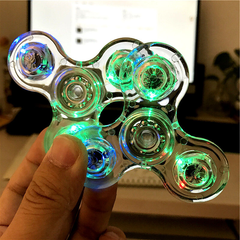 Budget Spinner Glow Dalam Gelap Main Anti Tekanan Led Tri Spinner Ausme Bercahaya Spinners Kinetik Gyroscope untuk Kanak Kanak