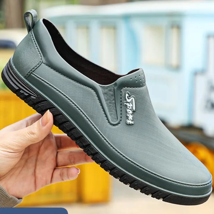 slip over rain shoes