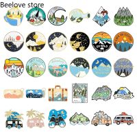 【DT】hot！ Brooch Field Crossing Hiking Scenery Snow Scene Mountain Peak Alloy Clothing Accessories Badge Lapel Pins