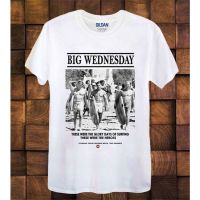 แขนสั้นcrew neckเสื้อยืดลําลอง ผ้าฝ้าย 100% แขนสั้น พิมพ์ลายโปสเตอร์ภาพยนตร์ Wednesday Surf ขนาดใหญ่ เหมาะกับของขวัญ สํา