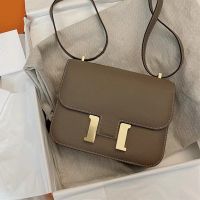 Genuine leather mini square bag H buckle Kangkang 2023 new trendy shoulder crossbody stewardess box tofu 【OEM】◇⊕✠