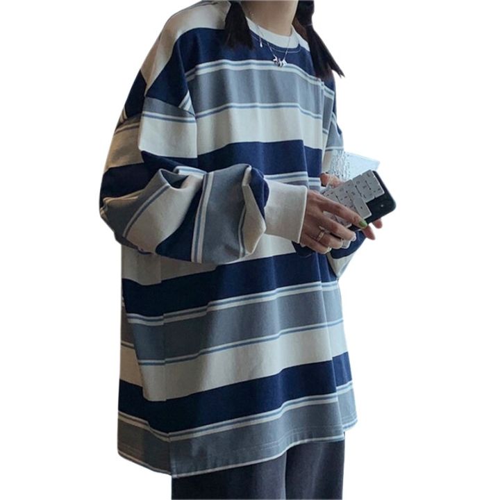 เสื้อยืดแขนยาวสำหรับผู้หญิงเสื้อสเวตเตอร์ลายทางที่มีชื่อเสียง-ins-อินเทอร์เน็ตสไตล์ฮาราจูกุทรงหลวมเสื้อยืดนักเรียนชุดคู่รักใส่ได้กับทุกชุด