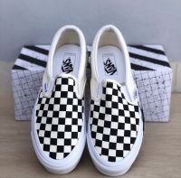 Vans  Slip On Made in Vietnam 100%  พร้อมส่ง (สินค้ามีกล่อง)