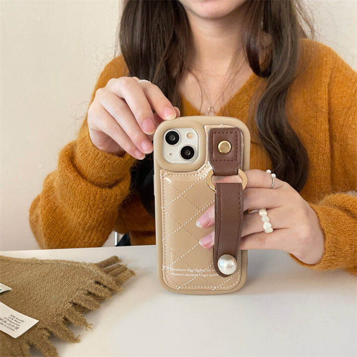 เคสโทรศัพท์มือถือสีไข่มุกสำหรับ-iphone14-เคสซิลิโคนสีกากีสำหรับ-iphone13-promax-เคสโทรศัพท์-stereo-glitter-สำหรับ-iphone11-สายรัดข้อมือมุกสุดหรูสำหรับ-iphone12-เคสโทรศัพท์สีกากีสไตล์ย้อนยุคสำหรับ-ipho