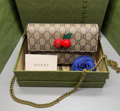 กระเป๋าสะพาย สะพายข้าง กุชชี่/Gucci ขนาดเพียง 20cm. สำหรับคุณผู้หญิง