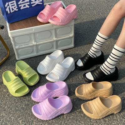 รองเท้าแตะ รองเท้าแตะผู้หญิง ความหนาพื้นรองเท้า 9 cm นักออกแบบทุ่มเทอย่าง HZFWS2578