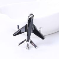 hot【DT】 Dmari Brooch Fashion Metal Airplane Badge Enamel Aircraft Lapel Pins Office Accessories Clothing Luxury Jewerly