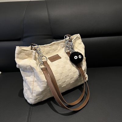 [COD] Large-capacity retro simple solid bag female 2022 new foreign style cute pendant shoulder commuter tote