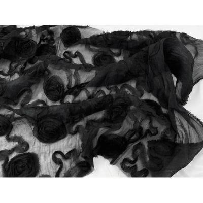 ผ้านิ่มใสปักลายสามมิติทำจากผ้าไหมแก้วสีดำโปร่งแสงผ้ากระโปรงชุดผ้าดอกกลางผ้าชีฟอง